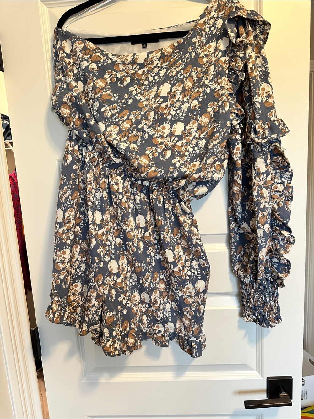 En Saison One-Shoulder Floral Ruffle Blouse - Blue & Brown